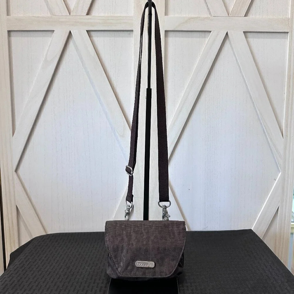 Baggallini 2-In-1 Convertible Crossbody Belt Bag